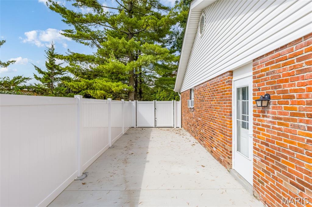 148 Spring Oaks Drive