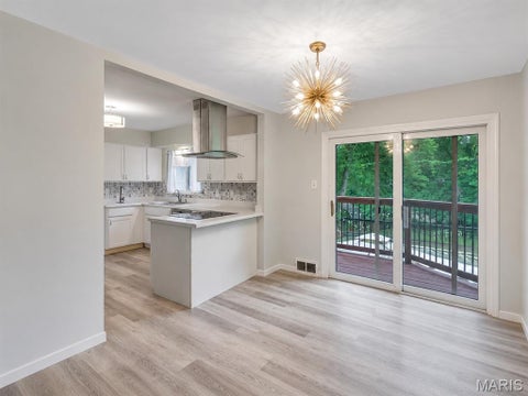Tiny photo for 14 Shireford Lane, Ferguson, MO 63135 (MLS # 26037949)