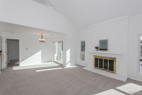 Tiny photo for 1010 Thoreau Court #301, Creve Coeur, MO 63146 (MLS # 25073336)