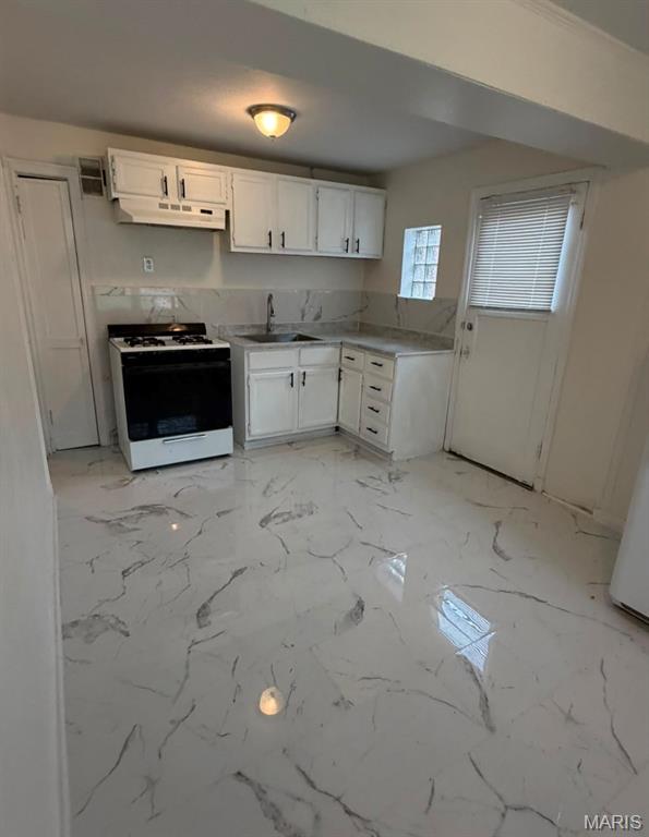 8816 Cozens Avenue