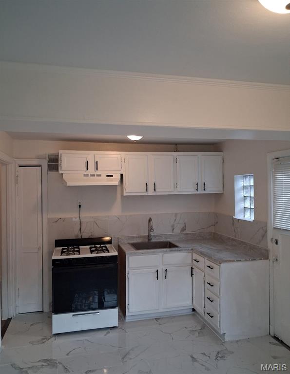 8816 Cozens Avenue