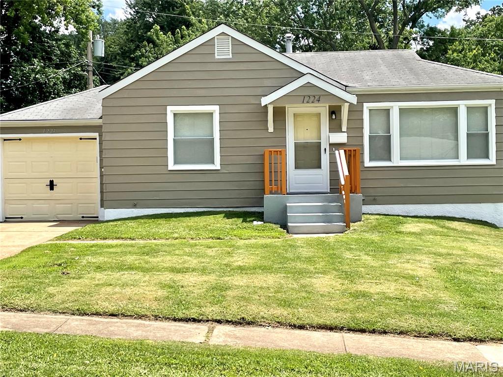 Photo of 1224 KILGORE DRIVE DR, Bellefontaine Nghbrs, MO 63137 (MLS # 26037322)