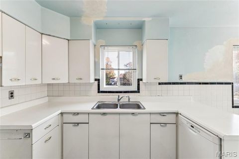 Tiny photo for 401 Cannonbury Drive, Webster Groves, MO 63119 (MLS # 25076475)