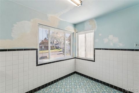 Tiny photo for 401 Cannonbury Drive, Webster Groves, MO 63119 (MLS # 25076475)