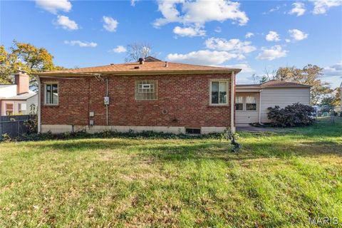 Tiny photo for 401 Cannonbury Drive, Webster Groves, MO 63119 (MLS # 25076475)