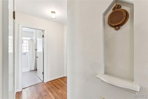 Tiny photo for 401 Cannonbury Drive, Webster Groves, MO 63119 (MLS # 25076475)