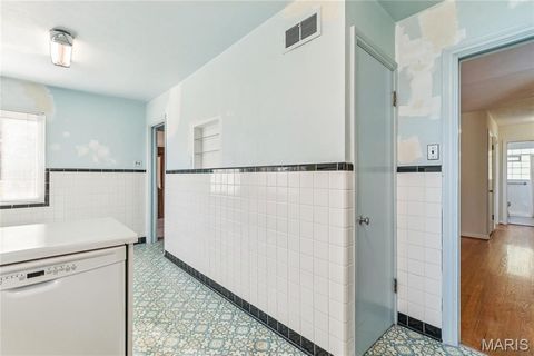 Tiny photo for 401 Cannonbury Drive, Webster Groves, MO 63119 (MLS # 25076475)