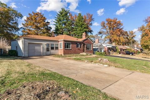 Tiny photo for 401 Cannonbury Drive, Webster Groves, MO 63119 (MLS # 25076475)