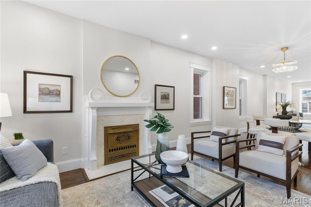 3872 Humphrey Street