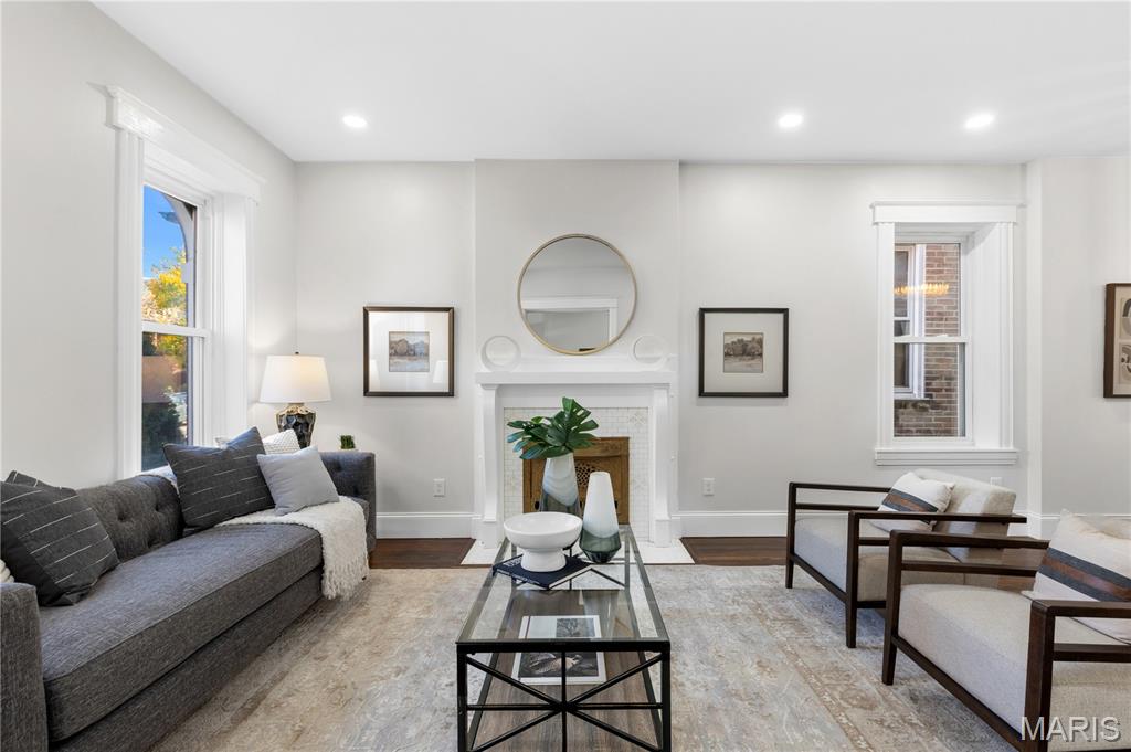 3872 Humphrey Street