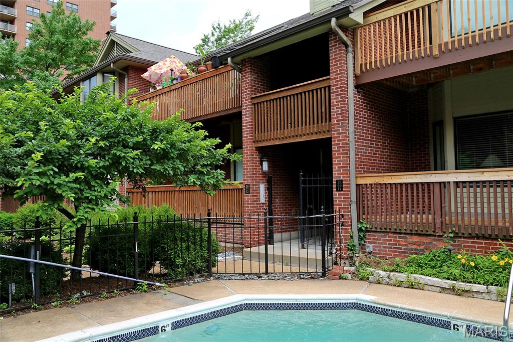 4465 W Pine Boulevard 15