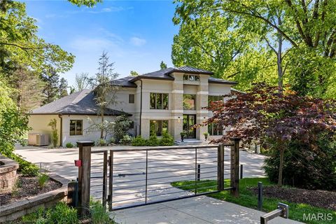 Photo of 12826 Topping Manor Drive, Town and Country, MO 63131 (MLS # 25051635)