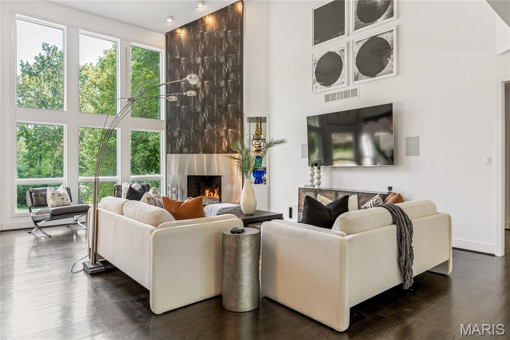 Topping Manor 2 - Residential