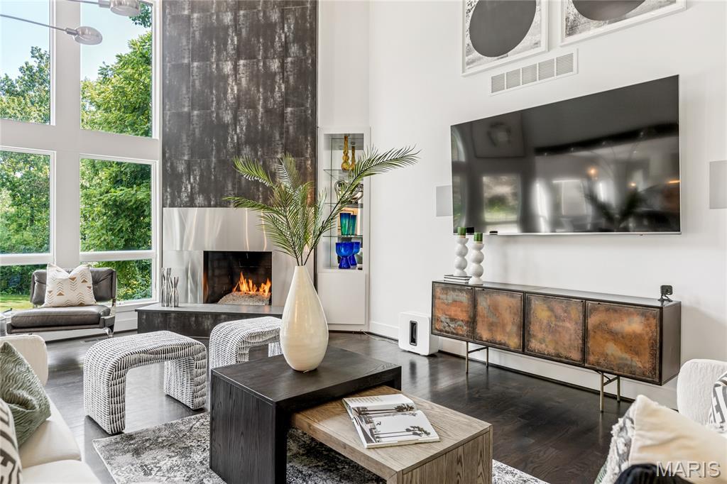 Topping Manor 2 - Residential