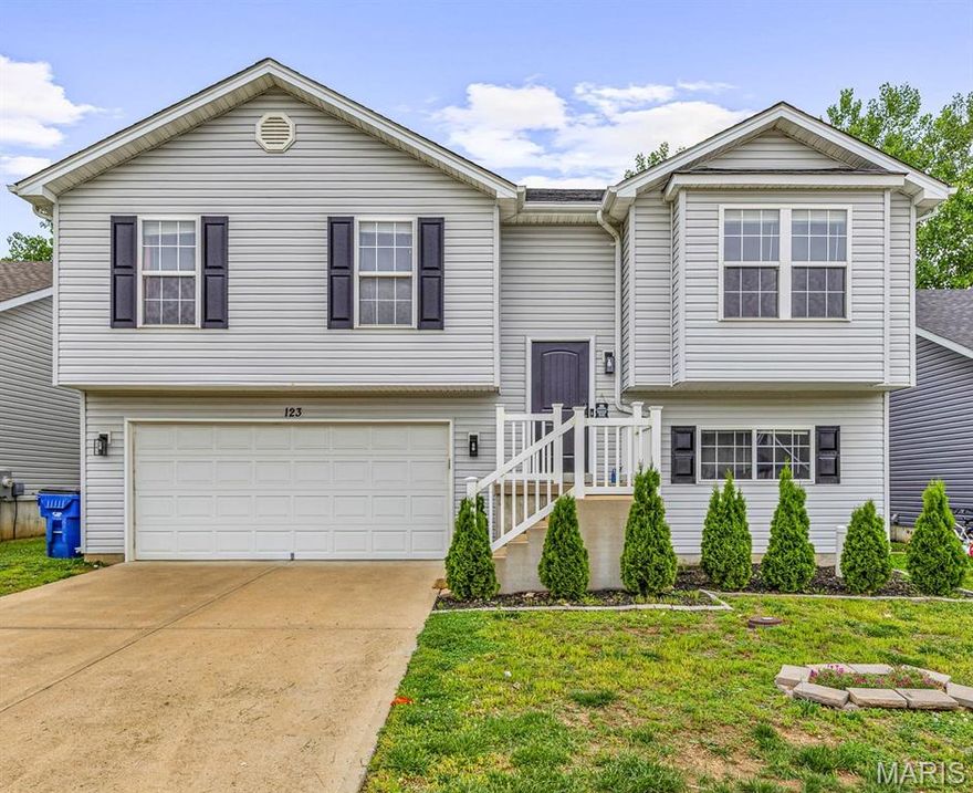 This charming 3-bedroom, 2-bath home in the highly desirable Festus School District is one you won’t want to miss. Kitchen featuring a backsplash, double oven range, microwave, and dishwasher. Just off the dining area, enjoy easy access to the back deck overlooking fenced yard—perfect for relaxing evenings or entertaining guests. All three bedrooms are conveniently located on the main level, including a spacious primary suite with double closets and a private full bath. The finished lower level offers a second living area plus a versatile bonus room ideal for a home office, sleeping area, gym, or playroom. Schedule your private showing today and see all this home has to offer!