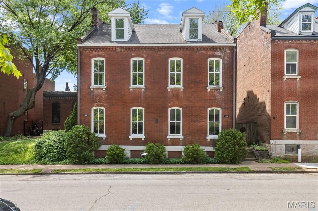 Photo of 2218 Wyoming Street, St Louis, MO 63118 (MLS # 26026054)