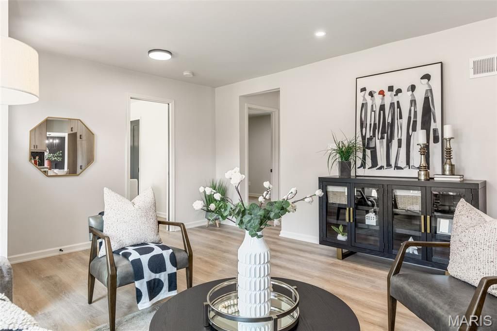 Photo of 7055 Plymouth Avenue, St Louis, MO 63130 (MLS # 25073325)