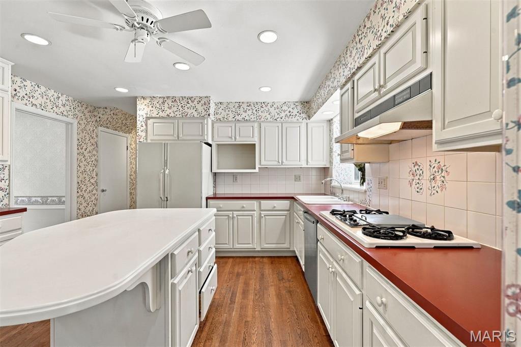 2073 Willow Leaf Drive