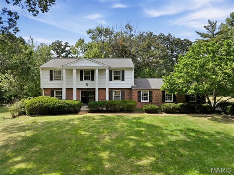 Photo of 2073 Willow Leaf Drive, Frontenac, MO 63131 (MLS # 26055991)
