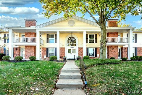 Photo of 1521 Hedgeford Drive #9, Chesterfield, MO 63017 (MLS # 25072171)
