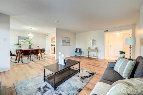 Tiny photo for 1521 Hedgeford Drive #9, Chesterfield, MO 63017 (MLS # 25072171)