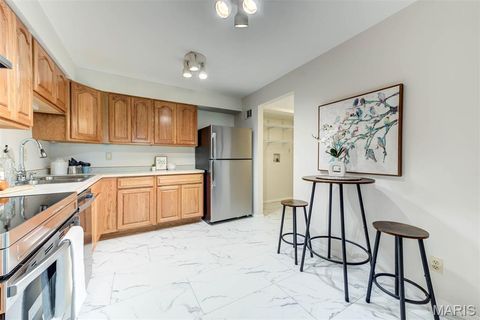 Tiny photo for 1521 Hedgeford Drive #9, Chesterfield, MO 63017 (MLS # 25072171)