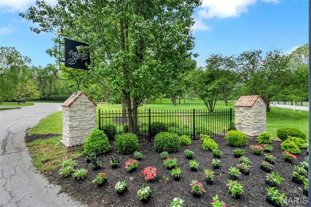 Three Sisters Farm - Residential