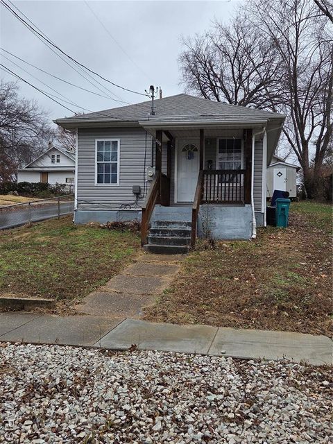 Photo of 205 Cottage Street, St Clair, MO 63077 (MLS # 25082003)