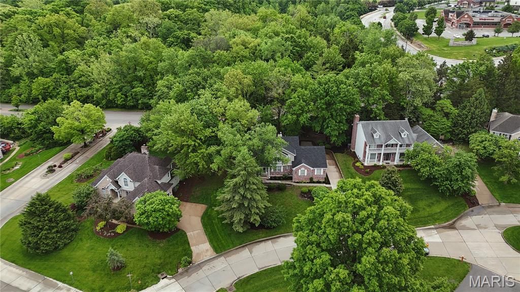 Photo of 2 Forest Park Circle, Lake Saint Louis, MO 63367 (MLS # 26022101)