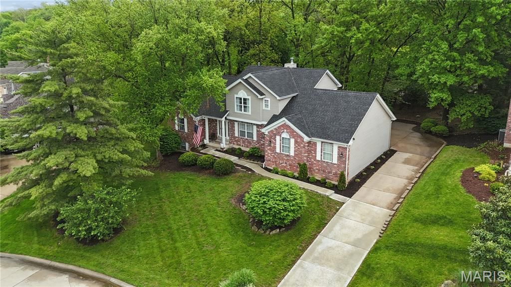 Photo of 2 Forest Park Circle, Lake Saint Louis, MO 63367 (MLS # 26022101)