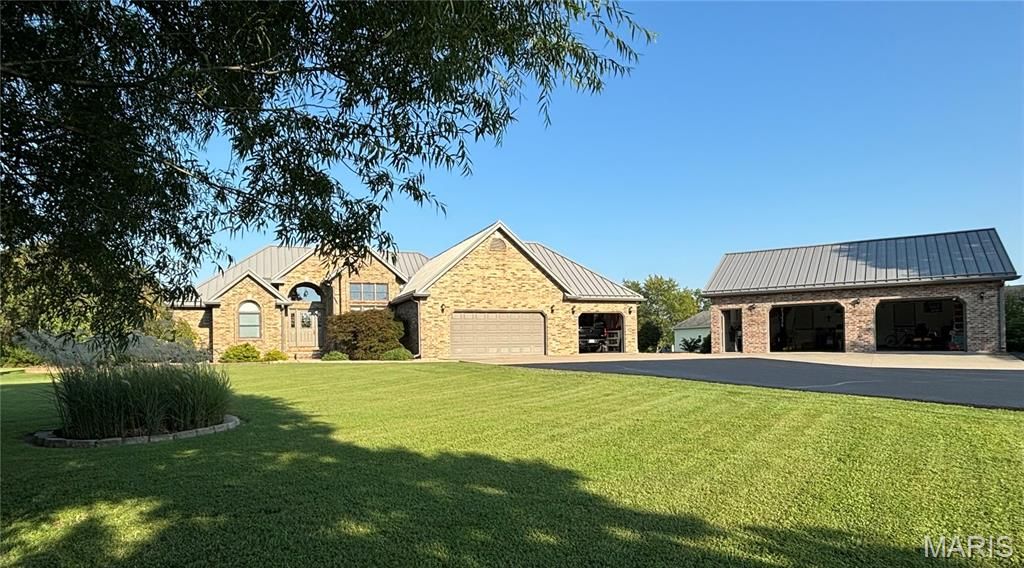 Photo of 23110 Roselawn Drive, Lebanon, MO 65536 (MLS # 26019592)