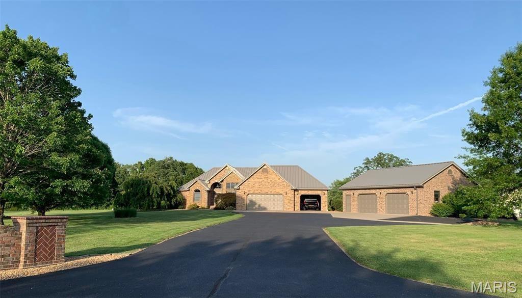 Photo of 23110 Roselawn Drive, Lebanon, MO 65536 (MLS # 26019592)