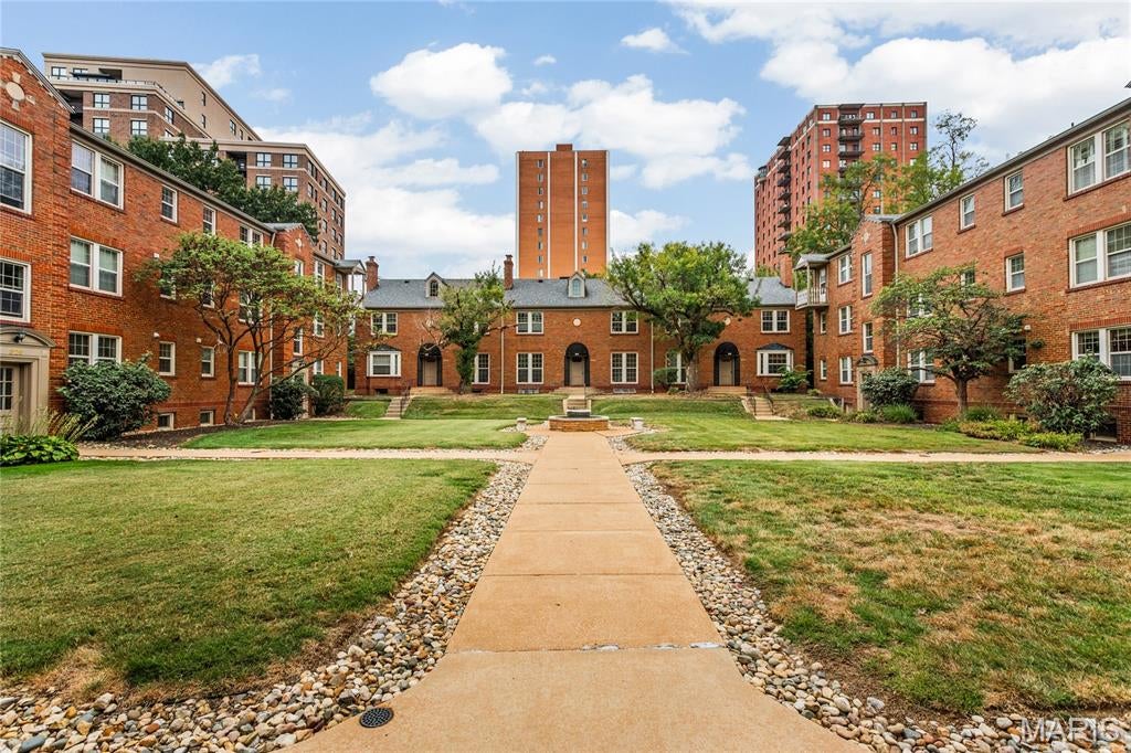 827 Westwood Drive 3E