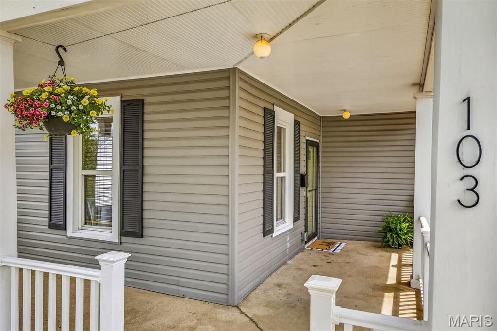 Photo of 103 S 4th Street, De Soto, MO 63020 (MLS # 26027784)