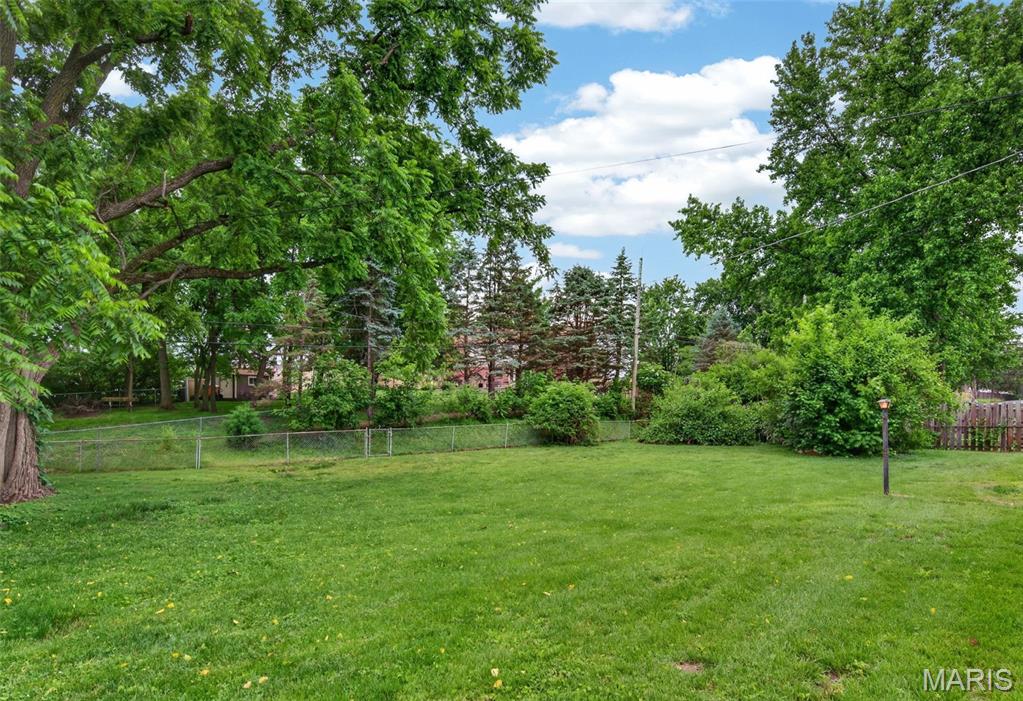 Sunset Club Court - Residential