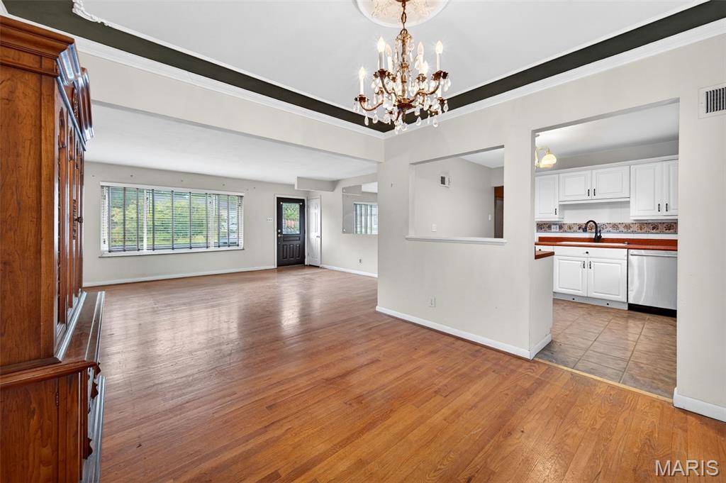 Sunset Club Court - Residential