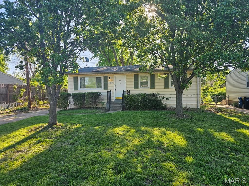 Photo of 11852 Criterion Avenue, St Louis, MO 63138 (MLS # 26026283)