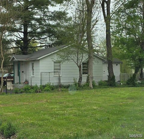 Photo of 302 S 3rd Street, Elsberry, MO 63343 (MLS # 25067194)