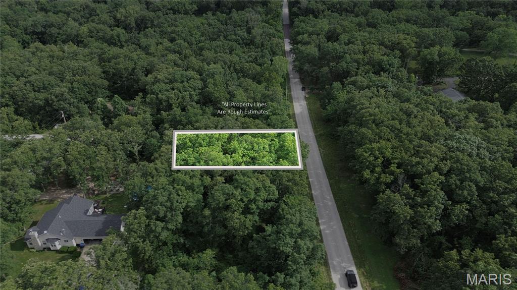 Lake St Clair - Land