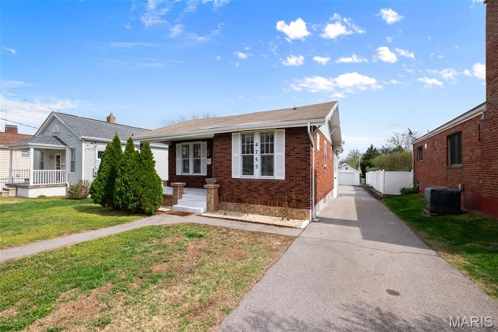 Photo of 4755 Seibert Avenue, St Louis, MO 63123 (MLS # 26020699)