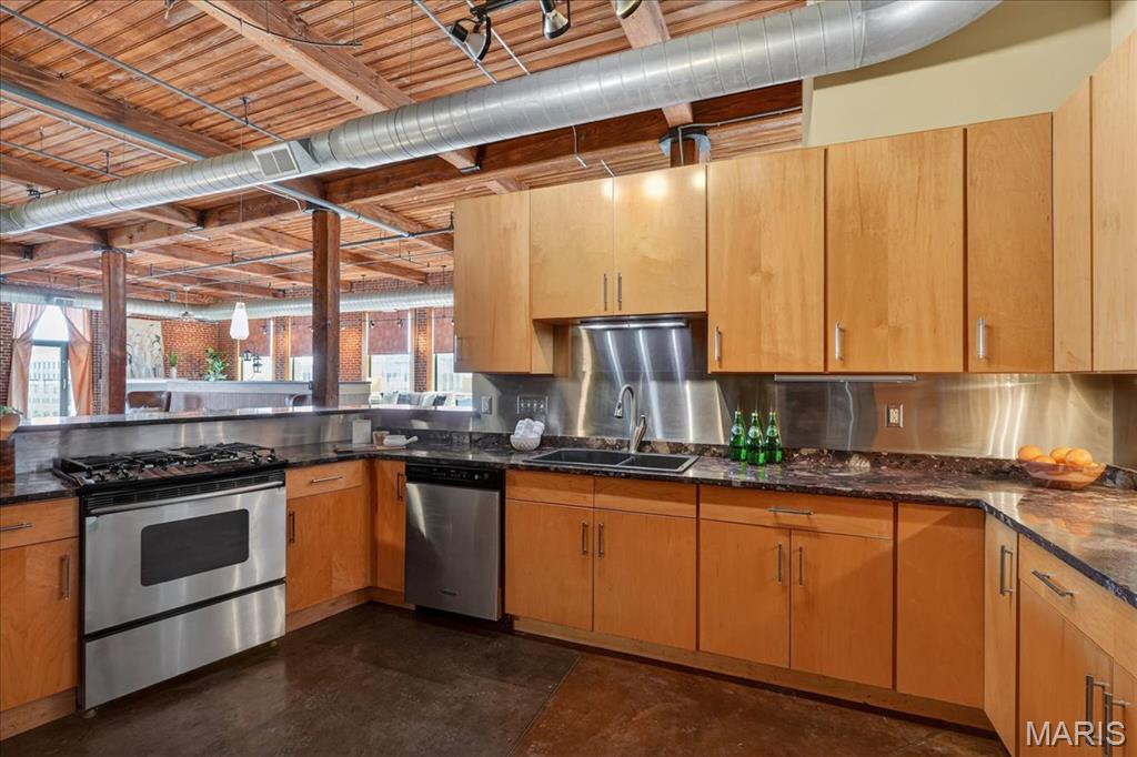 Elder Shirt Lofts Condos - Residential