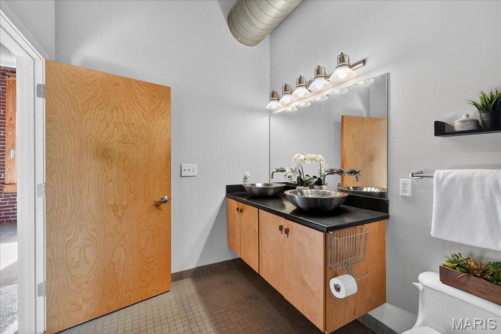 Elder Shirt Lofts Condos - Residential