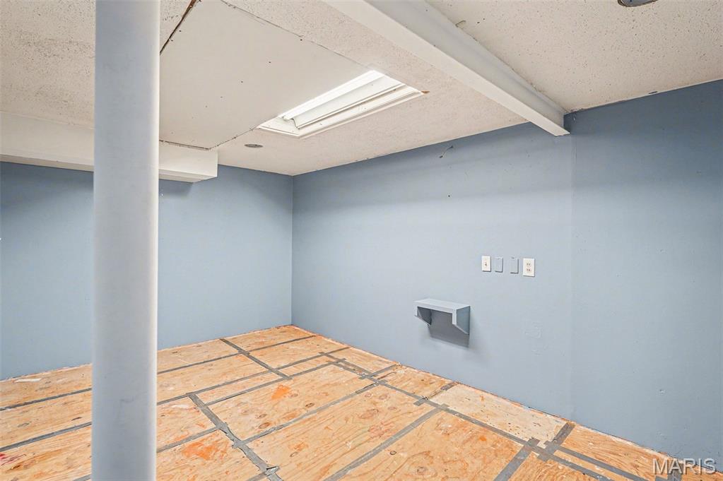 Crecelius Manor - Residential