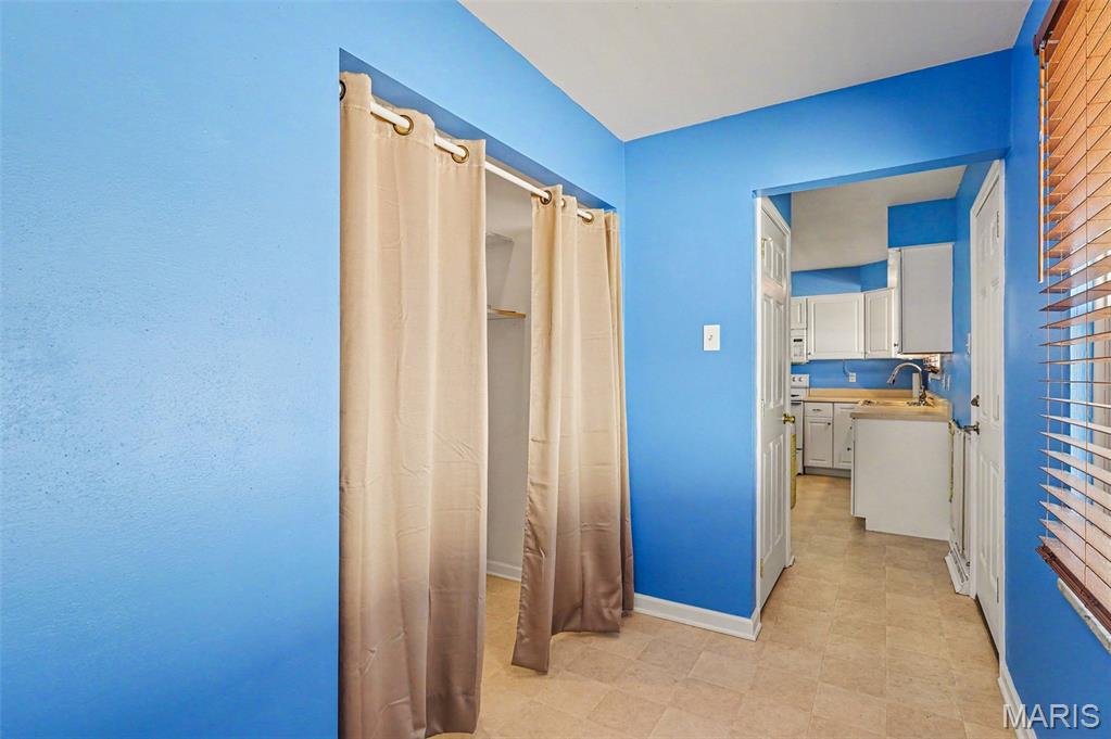 Crecelius Manor - Residential