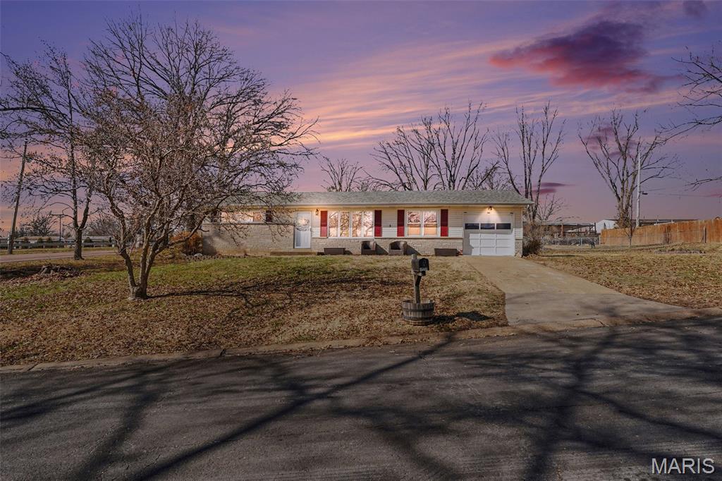 Crecelius Manor - Residential