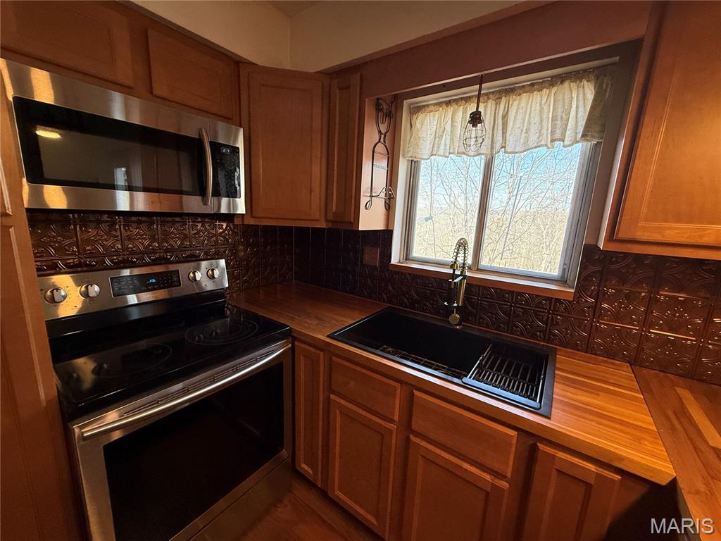 Weber Hill Manor 5 - Residential