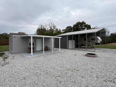 210 N 3rd Street Hunnewell MO 63443