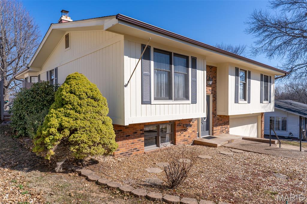 715 Tanglewood Acres