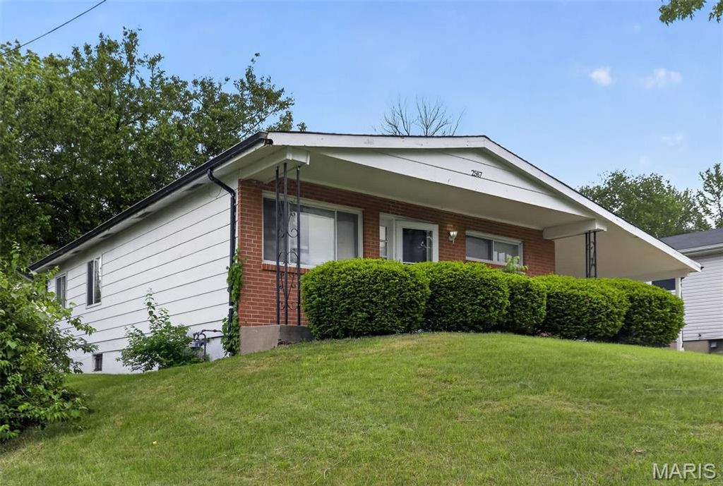 Photo of 2587 Robley Drive, St Louis, MO 63136 (MLS # 26027262)