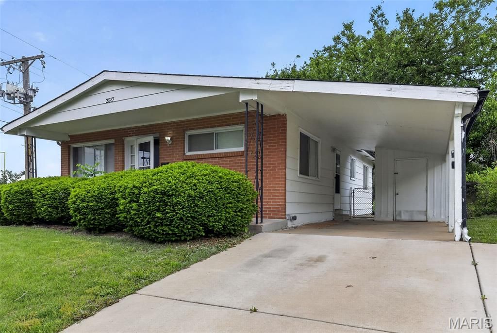Photo of 2587 Robley Drive, St Louis, MO 63136 (MLS # 26027262)